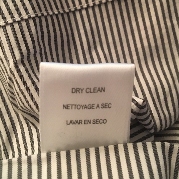 BCBG NWOT adorable top white/gray stripe/pleated neckline size M - Picture 4 of 5